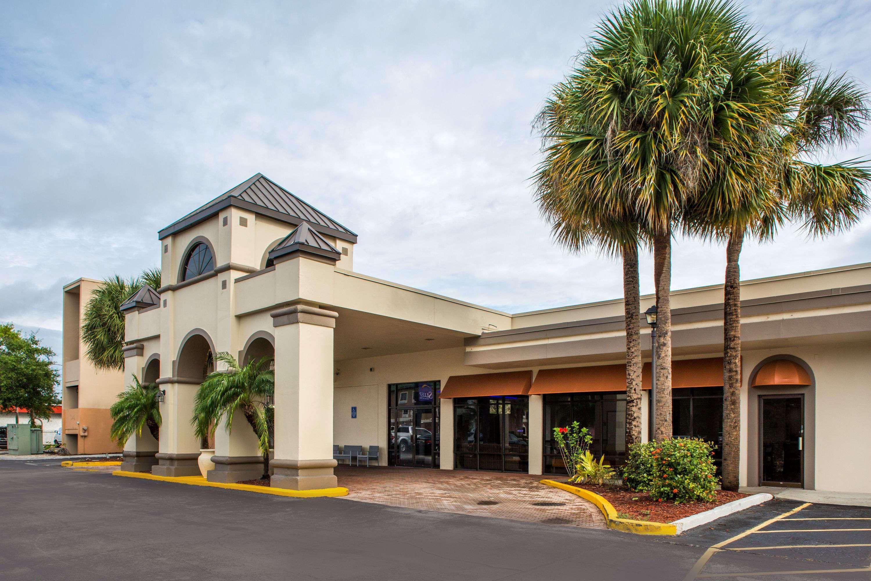 Days Inn & Suites By Wyndham Orlando Airport Exterior foto
